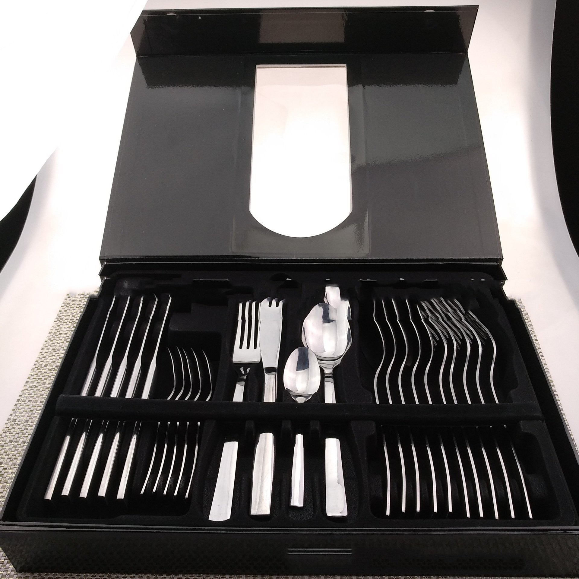 Stainless Steel Western 24 Pieces Cutlery Set